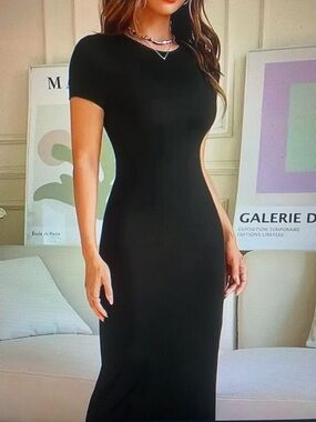 Elegant Black Short-Sleeve Maxi Dress